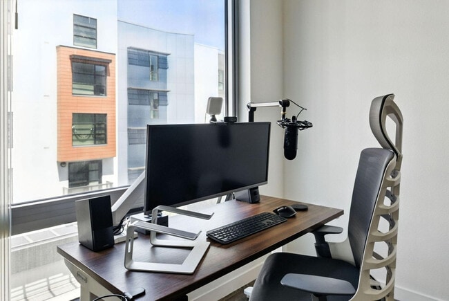 Building Photo - 1201 4th St