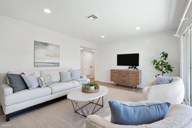 Building Photo - 4 br, 2 bath House - 74613 Peppertree Drive