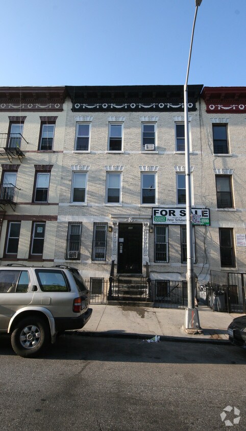 Building Photo - 332 Chauncey St
