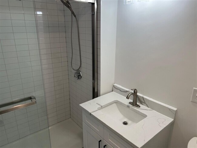 Foto del edificio - 8 6th St