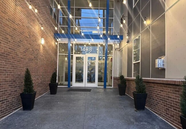 Building Photo - Long Realty & Property Management - Bluepr...