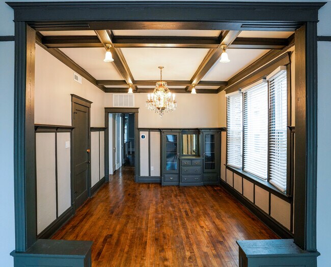 Foto del edificio - 836 N Maplewood Ave