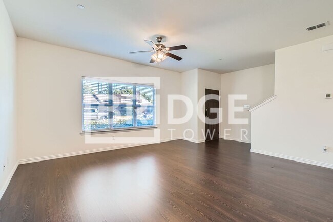 Foto del edificio - 1408 Lakecrest Ln