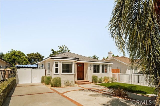 Building Photo - 15233 Camarillo St