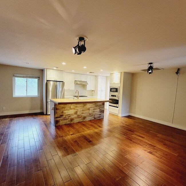 Building Photo - 953 E La Jolla Dr - Tempe! Close to Freewa...