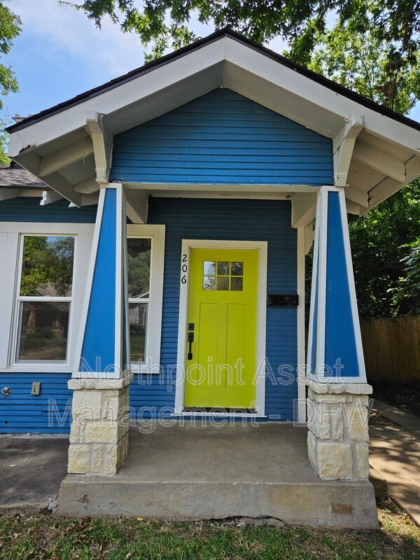 Building Photo - 206 N Waverly Dr