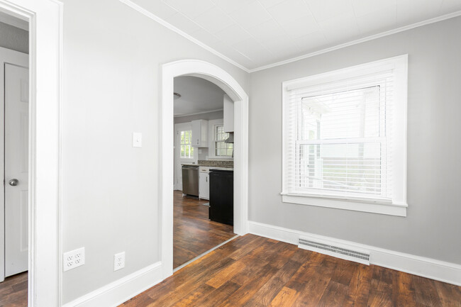 Dining room - 1506 Kilby St