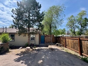 Building Photo - 612 E Las Animas St