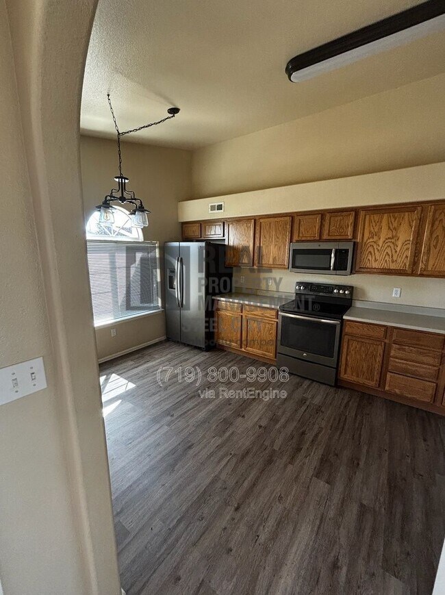 Foto del edificio - 813 Ardath Ln