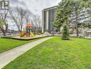 Building Photo - 812-2812 Burnhamthorpe Rd