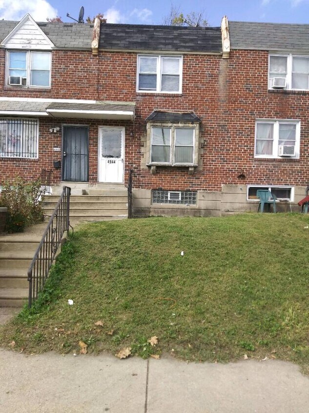 Foto principal - 4944 Whitaker Ave