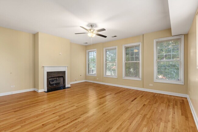 Building Photo - 515 S Western Ave