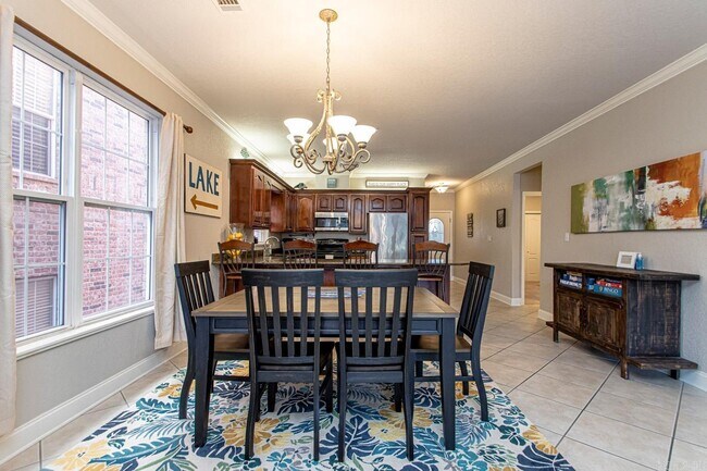 Foto del edificio - 451 Lakeland Dr