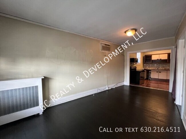 Foto del edificio - 532-534 Crescent Blvd