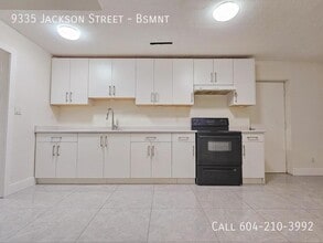 Building Photo - 9335 Jackson St