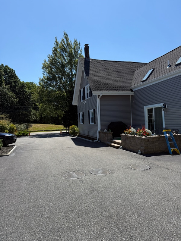 Building Photo - 38 Elm St