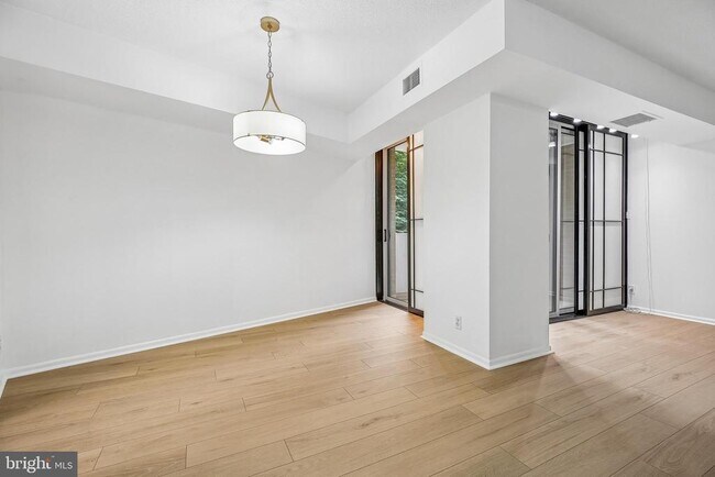 Building Photo - 4601 N Park Ave