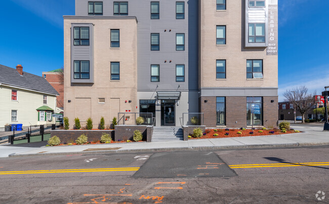 Side Entrance - Everett St. Apartments