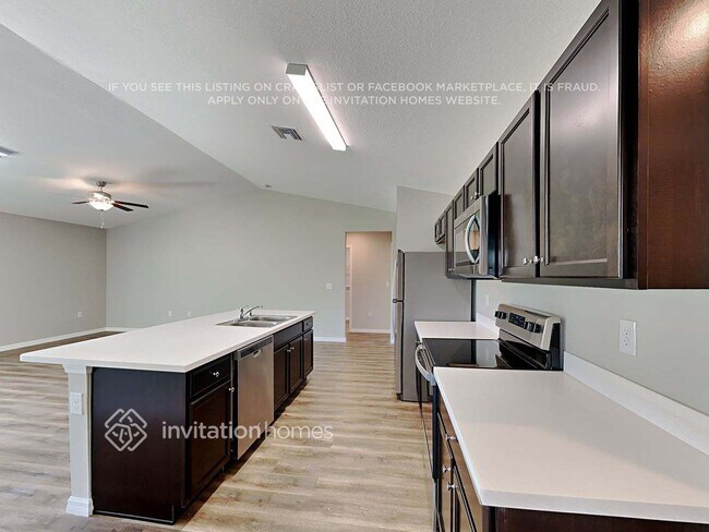 Foto del edificio - 433 NW 3rd Ln