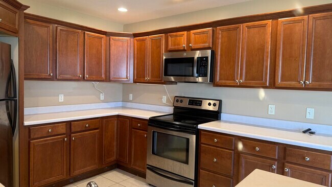 Building Photo - 5109 Lake Trout Ct