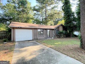 Building Photo - 33 Drew Ct