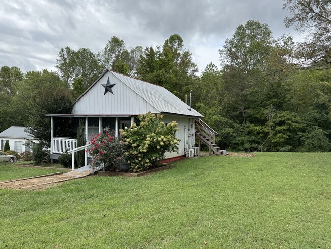 Building Photo - 1058 Johnnie Bud Ln