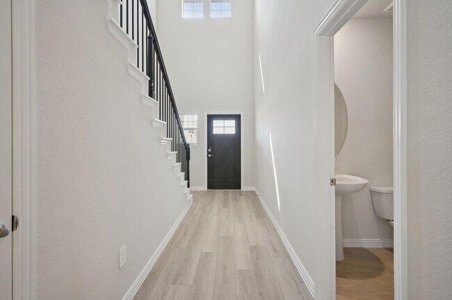 Foto del edificio - 706 Leavenworth Dr