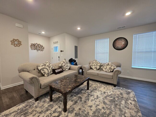 Foto del edificio - 407 Stream Valley Ct