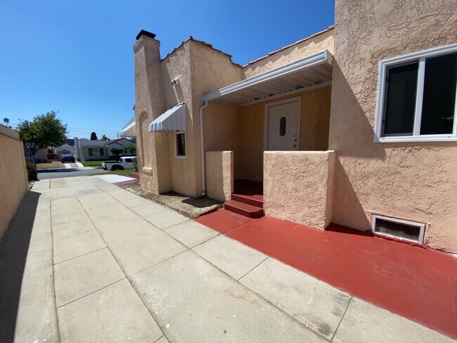 Entrada para auto - 655 Arden Ave