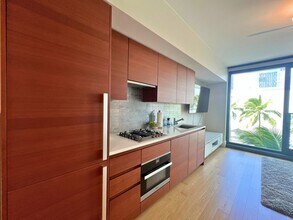 Building Photo - 1108 Auahi St