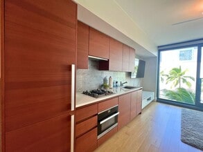 Building Photo - 1108 Auahi St