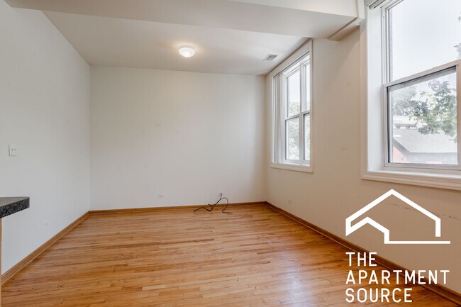 Building Photo - 1446 N Leavitt St