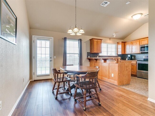 Building Photo - 4221 Manhattan Dr