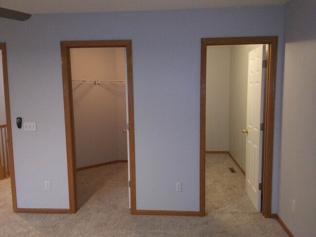 Foto del edificio - 7451 Derby Ln