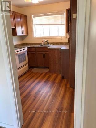 Building Photo - 410 Becker Rd