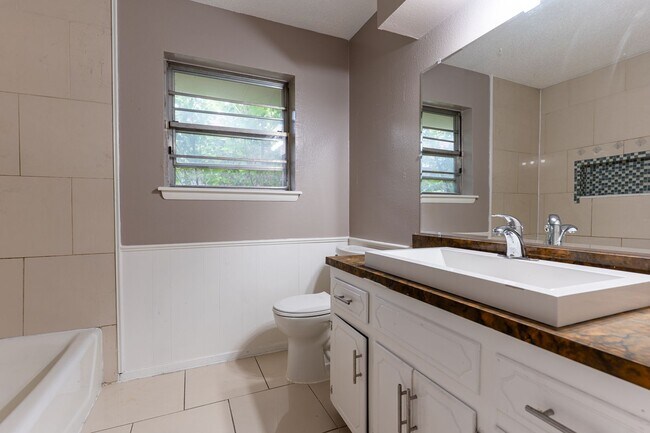 Foto del edificio - Charming 5 Bedroom House