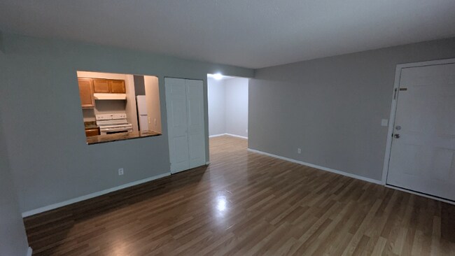 Foto del edificio - 2553 Brush Ct
