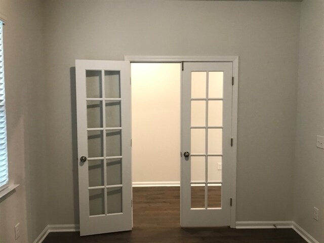 Foto del edificio - 518 Singing Bush Avenue