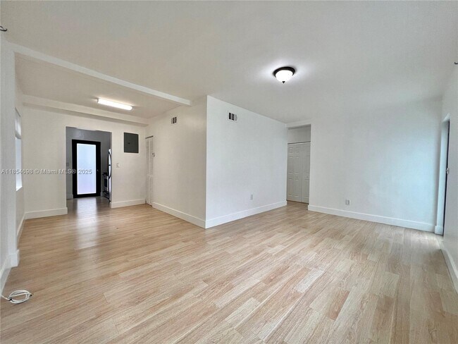 Foto del edificio - 877 80th St