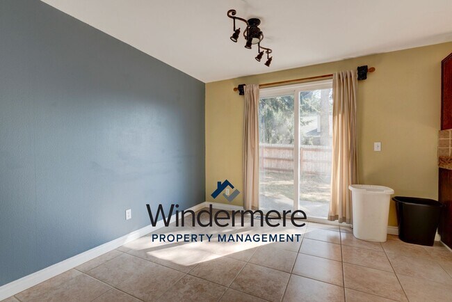 Foto del edificio - 3 Bedroom/2 Bath with garage home (Pet Neg...