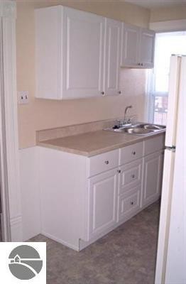 Primary Photo - 118 S Division St