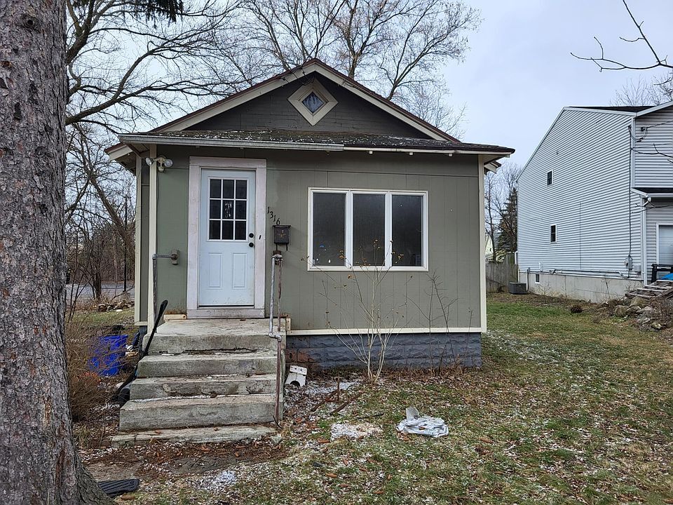 Primary Photo - 1316 Jamesville Ave