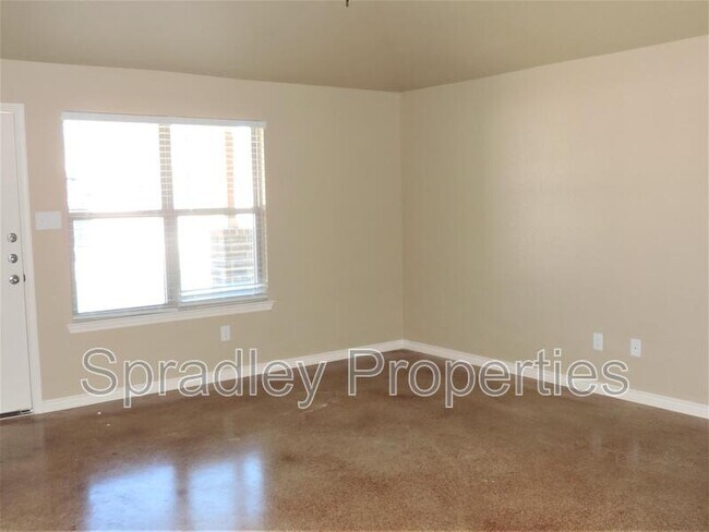 Building Photo - 1547 Kal Ct