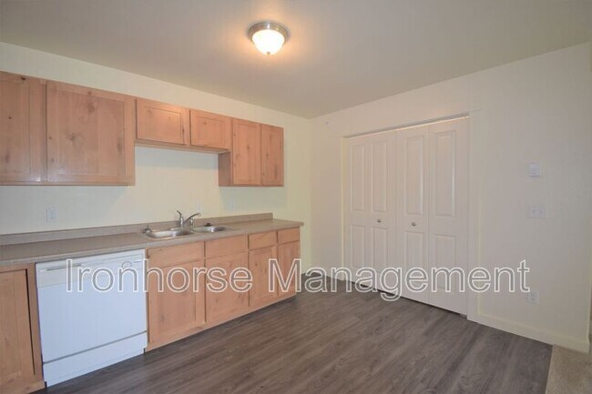 Foto del edificio - 807 W Villard St