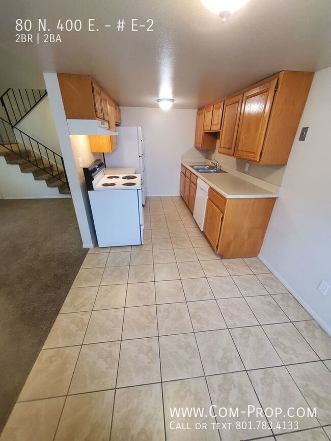 Building Photo - 2 Bedroom Townhome in AF for Rent!