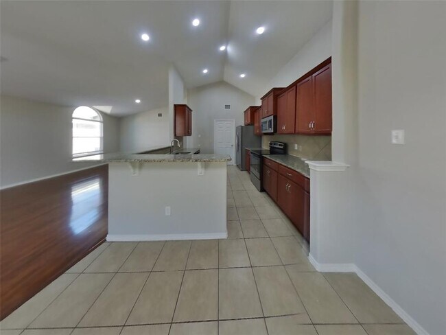 Building Photo - 347 Foster Ln