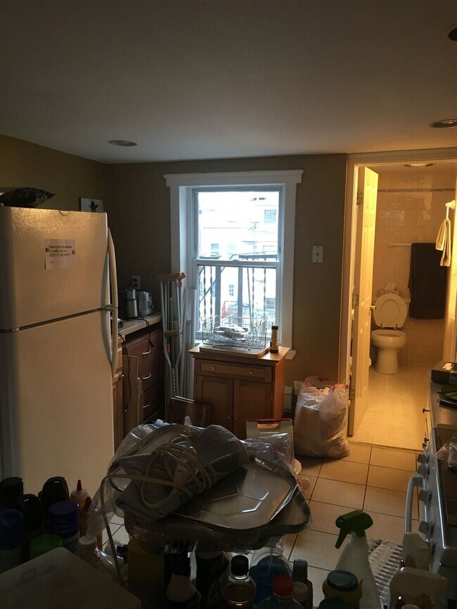 Building Photo - 304 3rd St