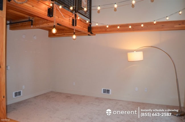 Building Photo - 2 br, 2.5 bath Condo - 530 Broadway E #138
