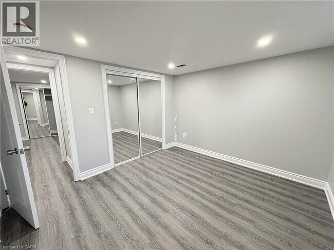 Building Photo - 148 Oakland Dr