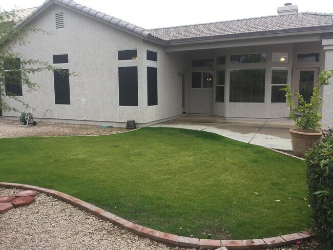 Foto del edificio - 9286 E Pine Valley Rd